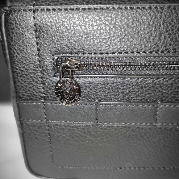 Valentino Orlandi Sleek Black Crossbody Bag - Picture 3 of 9